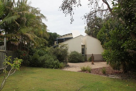 Beach House @ Tallows - Accommodation Rockhampton 0