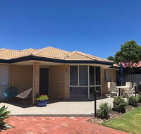 Beach House by the bay - Accommodation Rockhampton