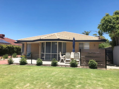 Beach House By The Bay - Accommodation Rockhampton 2