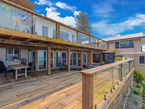 Beach Shack On Main Yamba Magnificent Views Photos Available Shortly Free WiFi - Accommodation Rockhampton 3