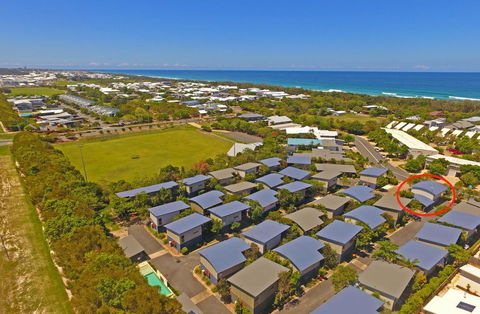 Beach Shacks #1 Casuarina - Accommodation Rockhampton 0