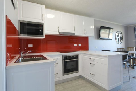 Beachfront 4, 25 Willow Street - Accommodation Rockhampton 0