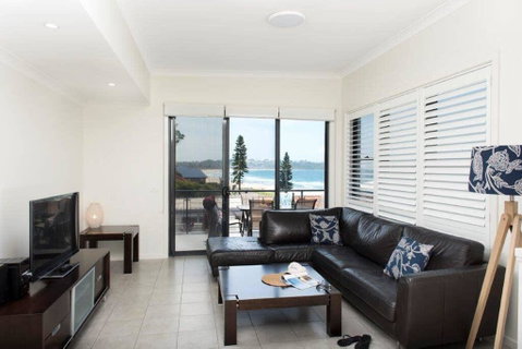 Beachfront 8 - Accommodation Rockhampton 3
