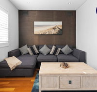 BEACHFRONT APARTMENT // DREAM LOCATION // CLOEY2 - Accommodation Rockhampton