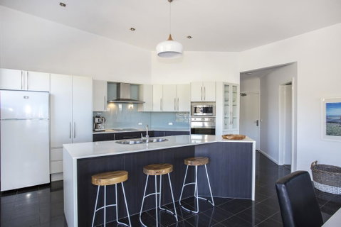 Beachfront Apartment 10 - Accommodation Rockhampton 2