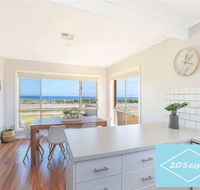 Beachfront Living - Accommodation Rockhampton