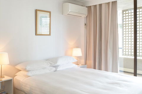 Beachfront Manly Apartment With Parking And Balcony - Accommodation Rockhampton 1