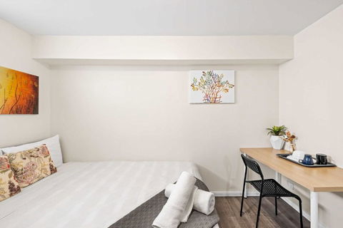 Relaxed Private Double Room In Carramar - Close To Station - Shared Bathroom - Accommodation Rockhampton 1