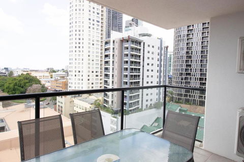 Republic Apartment - Accommodation Rockhampton 3