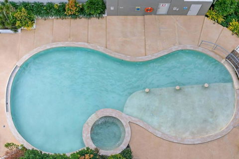 Resort-Style Sister Studios - Double Delight In The CBD - Accommodation Rockhampton 3