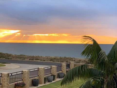 Relaxing Getaway Beachfront Access Multi Family Pets Mandurah - Accommodation Rockhampton 1