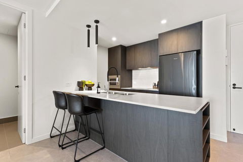 Riverfront 2-Bed With Pool, Sauna, Gym & Views - Accommodation Rockhampton 3