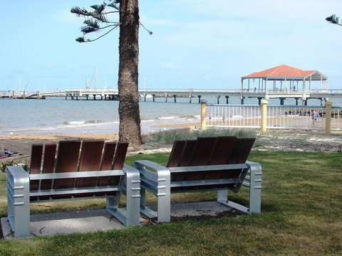 Redcliffe Villa - Accommodation Rockhampton 0