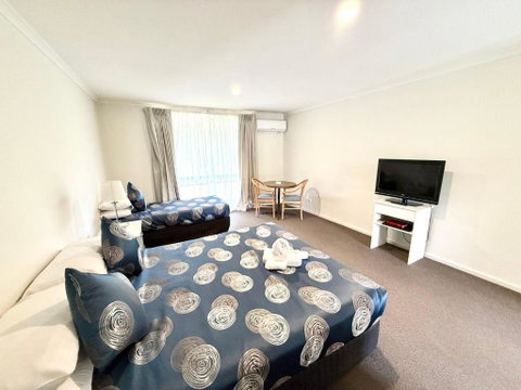 Redgum Motel - Accommodation Rockhampton 3
