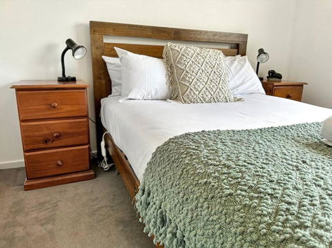 Reel Close! Walk To Everything. Sleeps 6 - Accommodation Rockhampton 2
