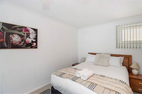 Reel Close! Walk To Everything. Sleeps 6 - Accommodation Rockhampton 3