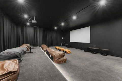 Refined 2-Bed With Luxurious Building Amenities - Accommodation Rockhampton 2