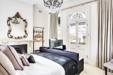 Refined Paddington Corner Terrace With Parking - Accommodation Rockhampton 2