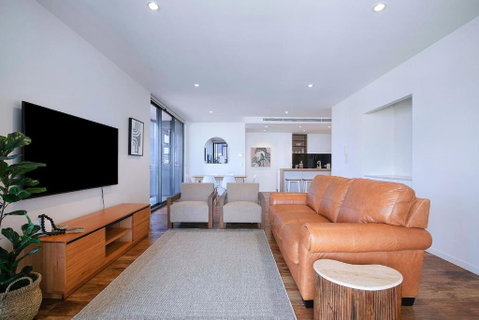 Regatta Hideaway - A Breezy Balcony Residence - Accommodation Rockhampton 3