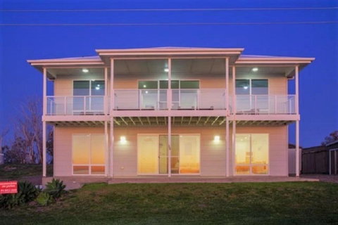 Relax At 36 - Accommodation Rockhampton 0