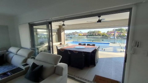 Relax Poolside By The Canal - Accommodation Rockhampton 0