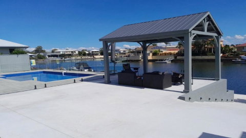 Relax Poolside By The Canal - Accommodation Rockhampton 1