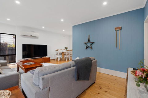 Relaxed Family Beach House - No Linen Included - Accommodation Rockhampton 3