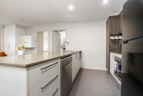 Relaxing 2BR Stay Near South Point Tuggeranong - Accommodation Rockhampton 2