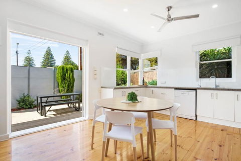 Relaxing 3BR Beachside Haven Grange - Accommodation Rockhampton 0