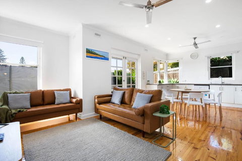 Relaxing 3BR Beachside Haven Grange - Accommodation Rockhampton 1