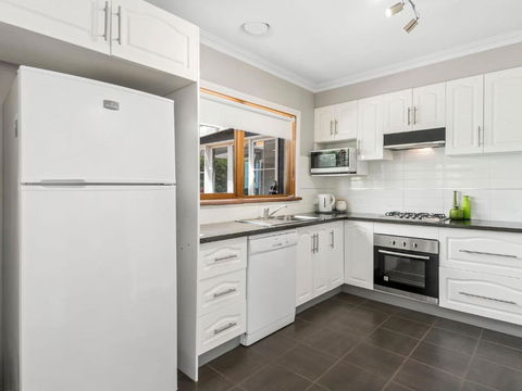 Resarf Retreat - Accommodation Rockhampton 2