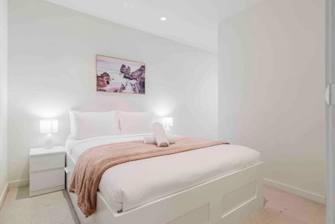 Resort Lifestyle Urban Apt - Pool, Gym, Sauna - Accommodation Rockhampton 0