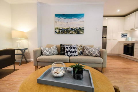 Resort-style Coastal Living With Balcony & Pool - Accommodation Rockhampton 0