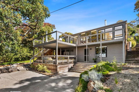 Retro Beach Vibes - Accommodation Rockhampton 2