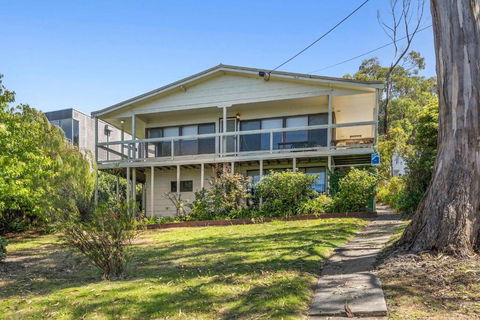 Retro Retreat - Accommodation Rockhampton 1