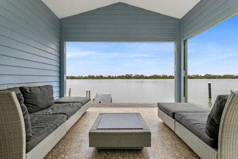 River Life - Accommodation Rockhampton 3