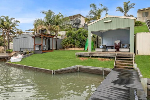 River Life - Accommodation Rockhampton 1
