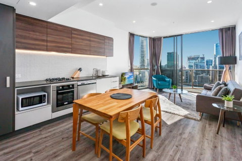 River-View Unit With Rooftop Pool Near Museums - Accommodation Rockhampton 1