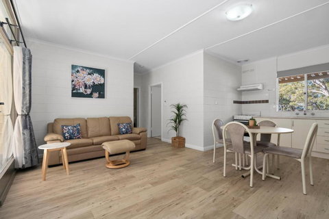 Riversands Rest Accommodation Paringa - Willow Cottage - Accommodation Rockhampton 2