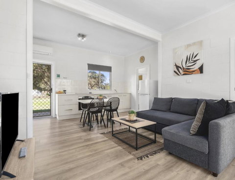 Riversands Rest Accommodation Paringa - River Box Cottage - Accommodation Rockhampton 1