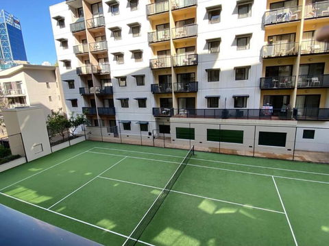 RIVERSIDE CITY VIEW PARKING NETFLIX WIFI WINE FREE - Accommodation Rockhampton 3