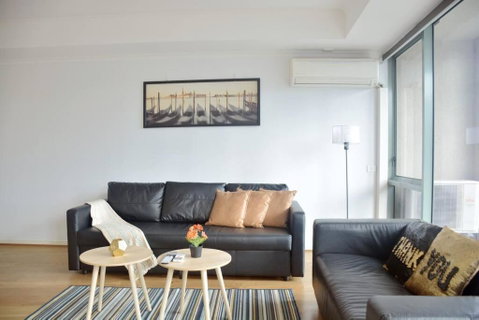 RiverView Spacious 3BR2Bath2Car WifiPoolGym Crown - Accommodation Rockhampton 0