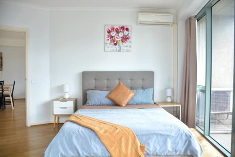 RiverView Spacious 3BR2Bath2Car WifiPoolGym Crown - Accommodation Rockhampton 1