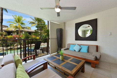 Resort-style Swim Out - A True Tropical Oasis - Accommodation Rockhampton 1