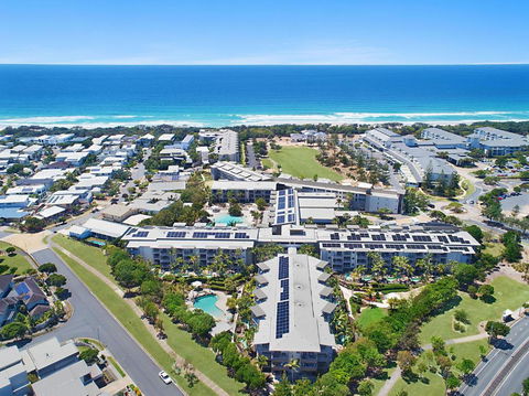 Salt&Pepper Sanctuary - Plunge Pool Resort Apartment By UHoliday - 2BR, 1BR And Studio Hotel Room Configurations Available - Accommodation Rockhampton 0