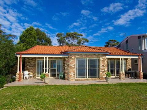Salamander Beach Front - Accommodation Rockhampton 1