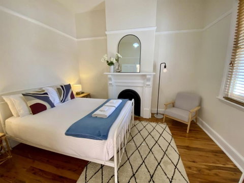 Roseland Cottage - CBD Heritage - Accommodation Rockhampton 3