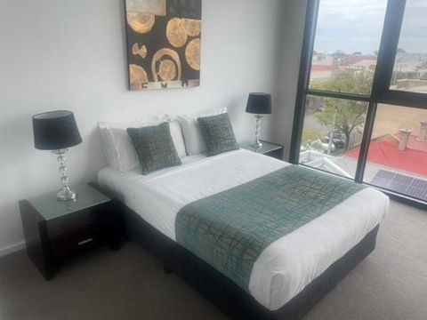 RNR On Franklin - Accommodation Rockhampton 1