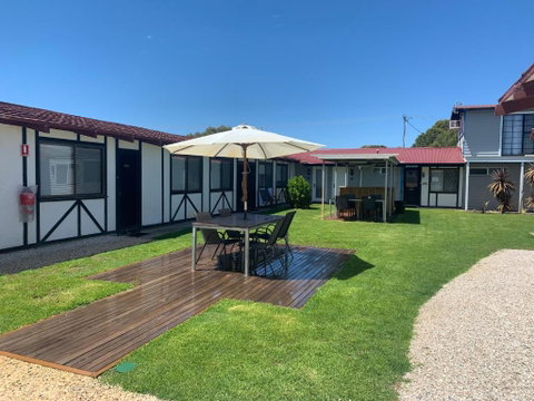 Robe Nampara Cottages - Accommodation Rockhampton 0