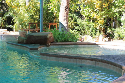 Roey Backpackers And Party Bar - Accommodation Rockhampton 0